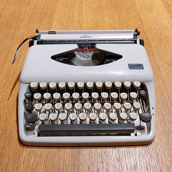 photo of a Tippa typewriter
